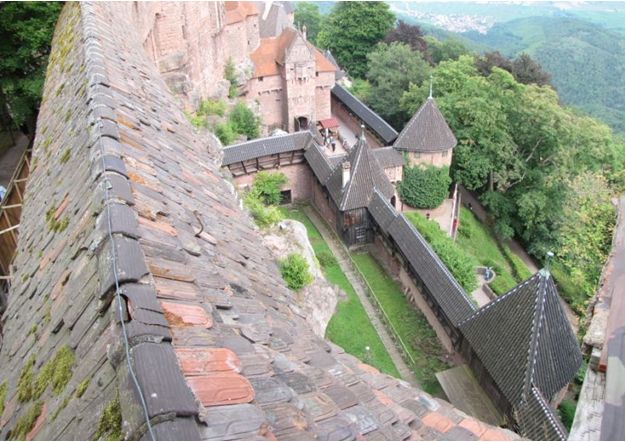 vue aérienne château Haut-Koenigsbourg